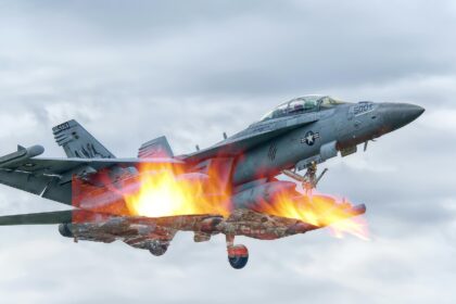 US Navy ने लाल सागर में अपने FA-18 फाइटर जेट को दुश्मनी फाइटर जेट समझ मार गिराया, भारत ने इस लड़ाकू जहाज छोड़ राफेल को चुना था